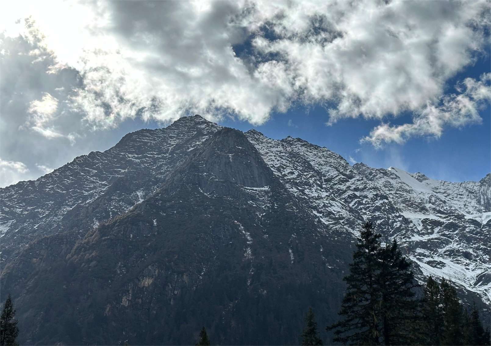 【8人团】川西小环线 四姑娘山+墨石+鱼子西+姑弄村+木雅大寺 4 日游