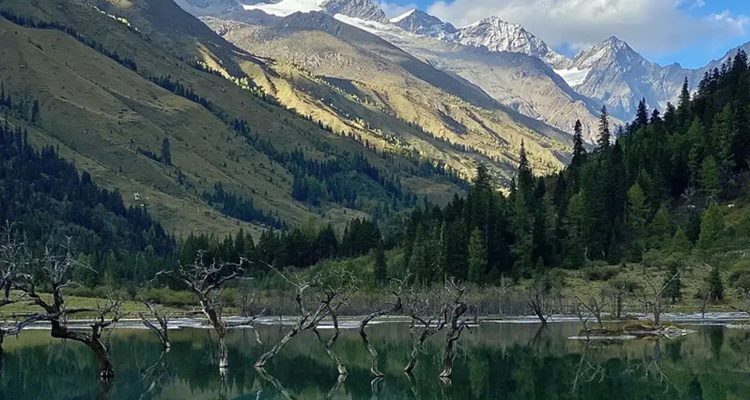 【8人团】稻城亚丁+四姑娘山+八朗生都+塔公 5 日游