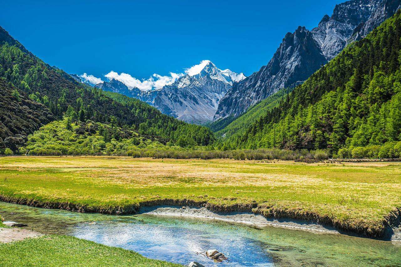 稻城亚丁+四姑娘山+木格措+墨石 5 日游